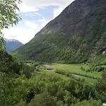 بيت خشبي Hjelledalen Hyttesenter هيلليه