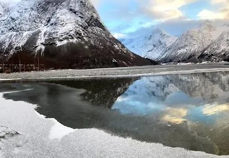 Hjelledalen Hyttesenter * Hjelle